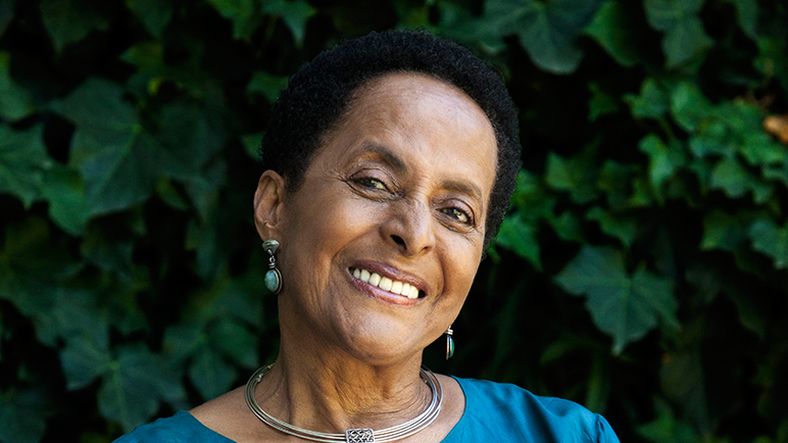 La estrella mundial de la música afroperuana, Susana Baca, se presentará esta noche en el Teatro Plaza de Godoy Cruz.