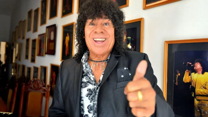 Cumpleaños 74 del cantante Carlos 