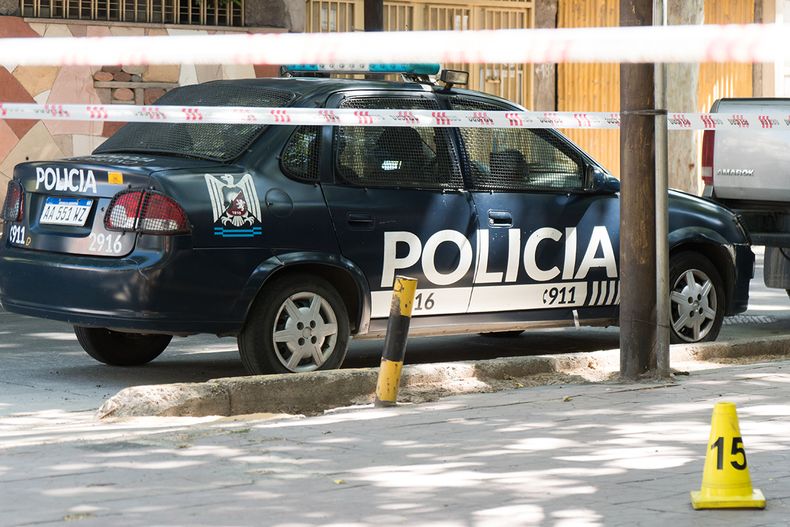 La pelea ocurrió en plena vía pública, en San Carlos. 