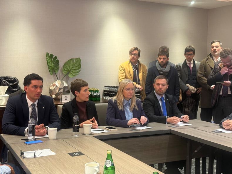 Mendoza expuso en Toronto, Canadá, su estrategia integral para la atracción de inversiones mineras