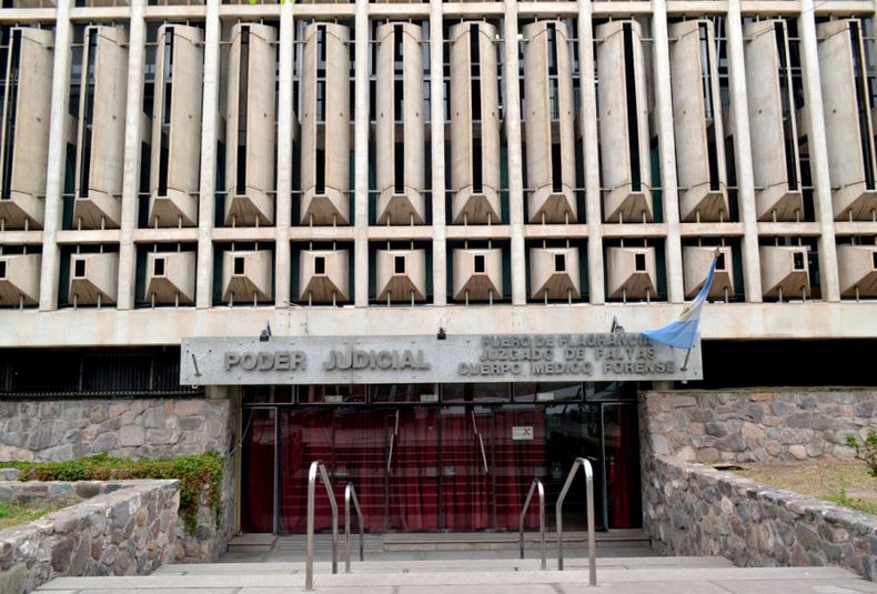 La joven quedó hoy detenida en un calabozo del Palacio Policial.