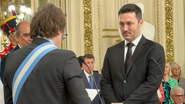 petri tras jurar como ministro: asumo este compromiso con responsabilidad y conviccion