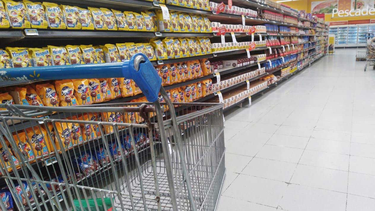 Consumo masivo: en marzo no se detiene la caída en comercios y supermercados