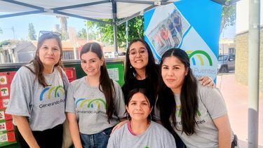 Jóvenes que cambian vidas a través del voluntariado. Aquí, sus historias. (Johanna, -segunda a de izq. a der.- y Milagros, -abajo-)