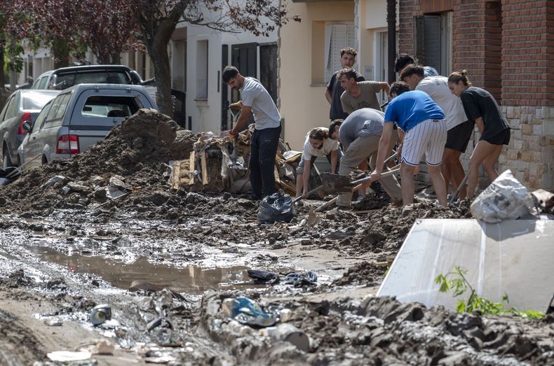 Tras el temporal que golpeó a Bahía Blanca, la ciudad necesitará más de 400 mil millones de pesos para recuperarse. 