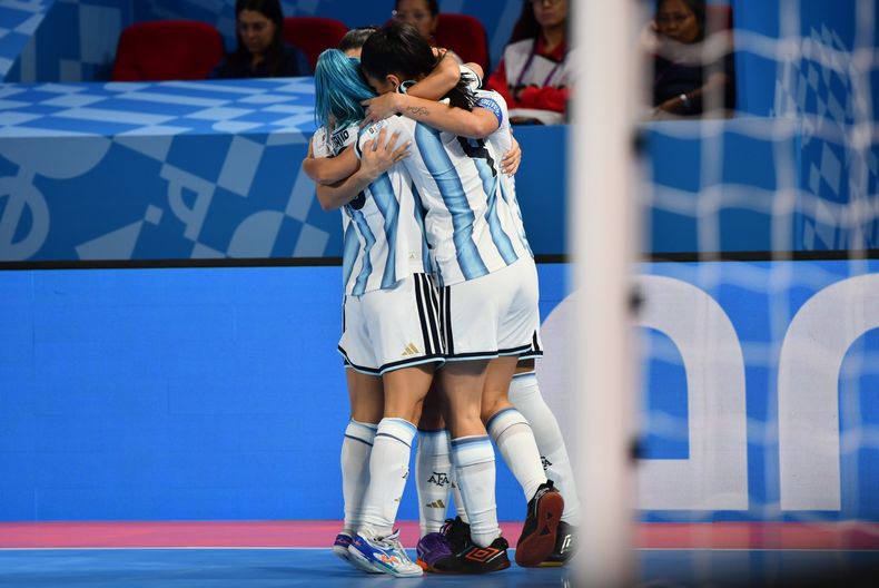 De la mano de dos mendocinas, la Selección Argentina está en semifinales del Mundial de Futsal
