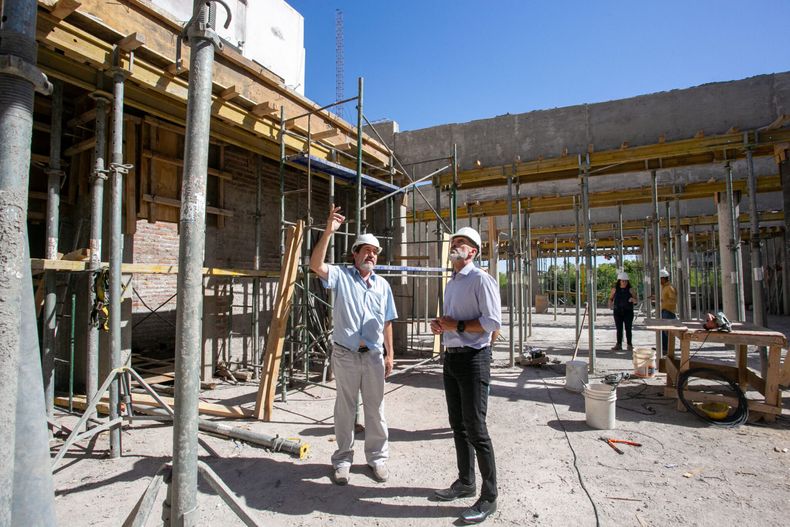 Ulpiano Suarez vuelve a eliminar tasas: desaparecen más de 60 tributos para facilitar las inversiones en la Ciudad.
