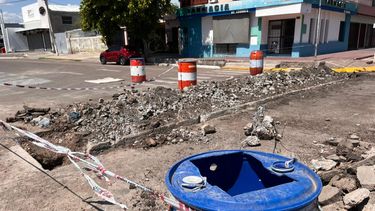San Martín: obra con meses de demora en calle Pirovano y Godoy Cruz, ubicada en la esquina turística del Museo Municipal Las Bóvedas. San Martín: obra con meses de demora en calle Pirovano y Godoy Cruz, ubicada en la esquina turística del Museo Municipal Las Bóvedas.