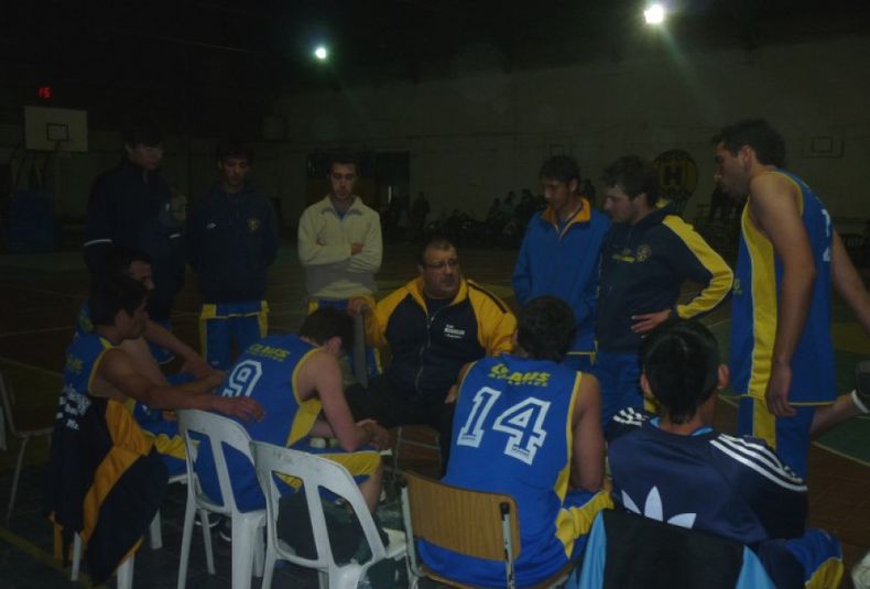 13  Jorge González (DT. Huracán de San Rafael)- Queremos jugar en la A1 de Mendoza, pero no tenemos plata-- Lunes 04-03-13