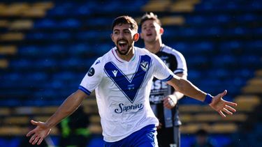 Vélez fue superior, derrotó a Central Córdoba y levantó la Supercopa Argentina