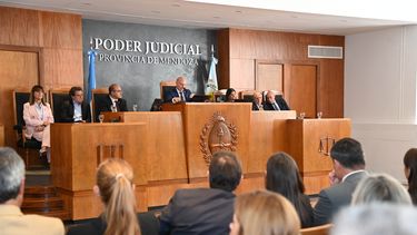 El Gobierno de Mendoza va a la Corte para frenar el proceso de autonomía municipal en San Rafael. El Gobierno de Mendoza va a la Corte para frenar el proceso de autonomía municipal en San Rafael.