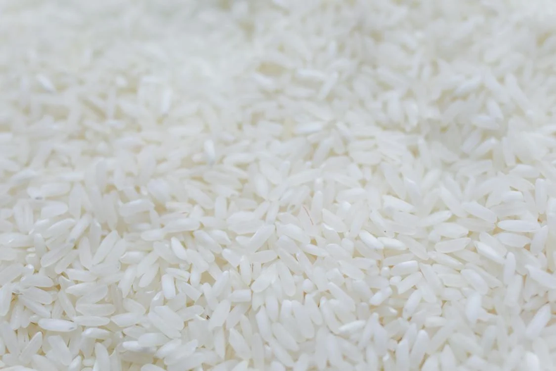 Nunca imaginarías que el arroz crudo puede ser tan bueno para tu jardín