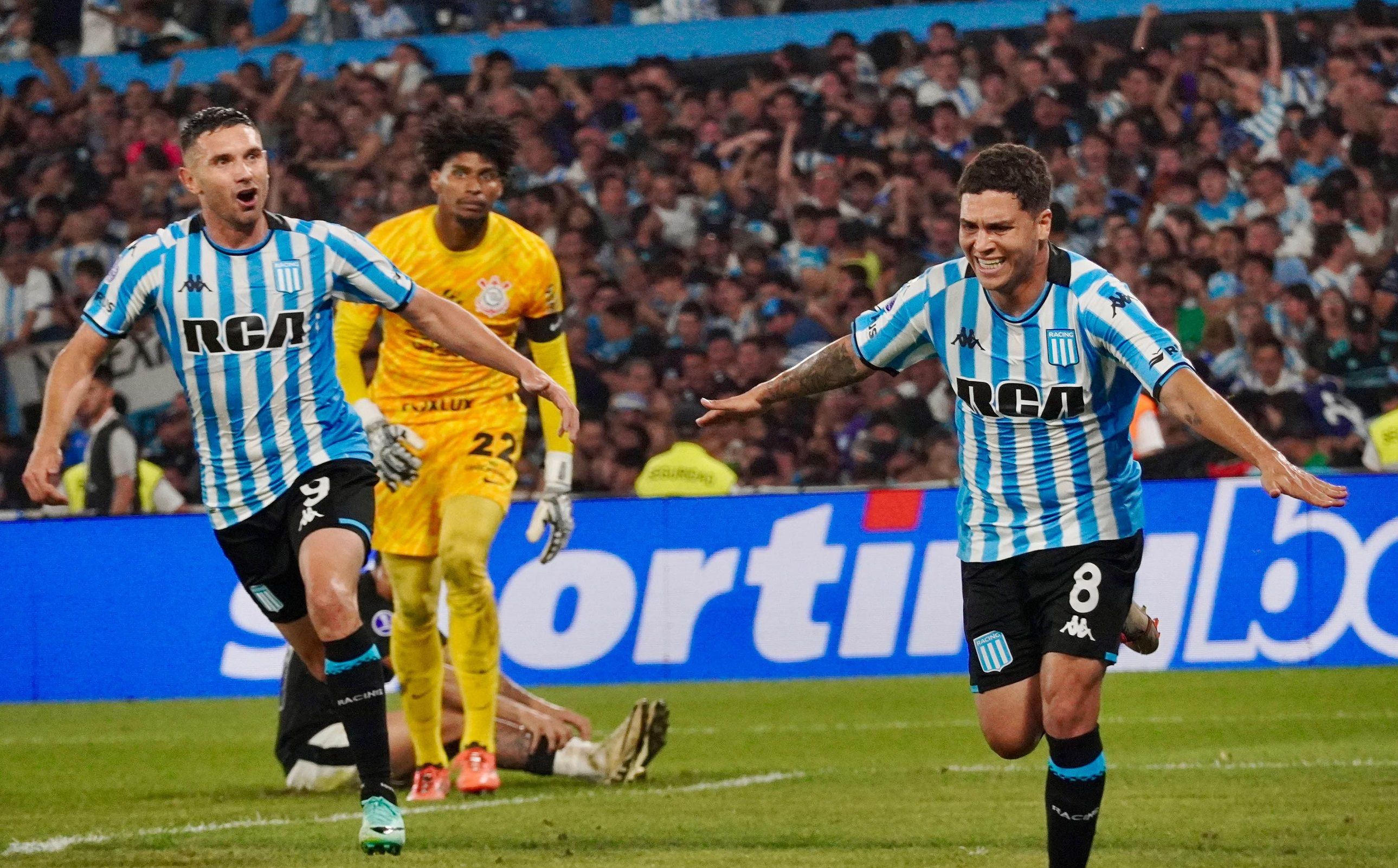 Racing, el único que salvó la ropa: le ganó a Corinthians y es finalista