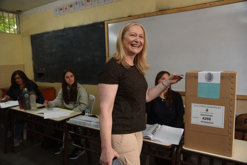 La vicegobernadora llamó a los sanrafaelinos a ir a votar.