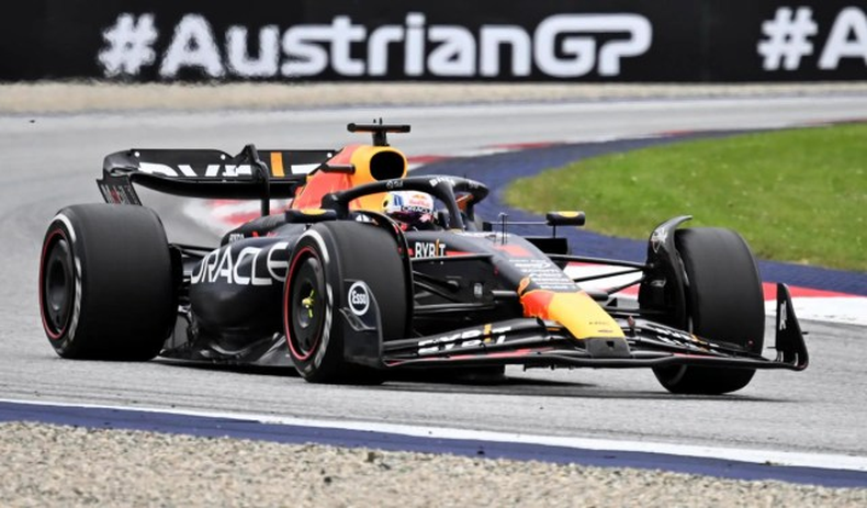 El intratable Max Verstappen no detiene su andar.