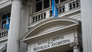 Más exportaciones, menos importaciones: por qué el BCRA vuelve a comprar dólares Más exportaciones, menos importaciones: por qué el BCRA vuelve a comprar dólares