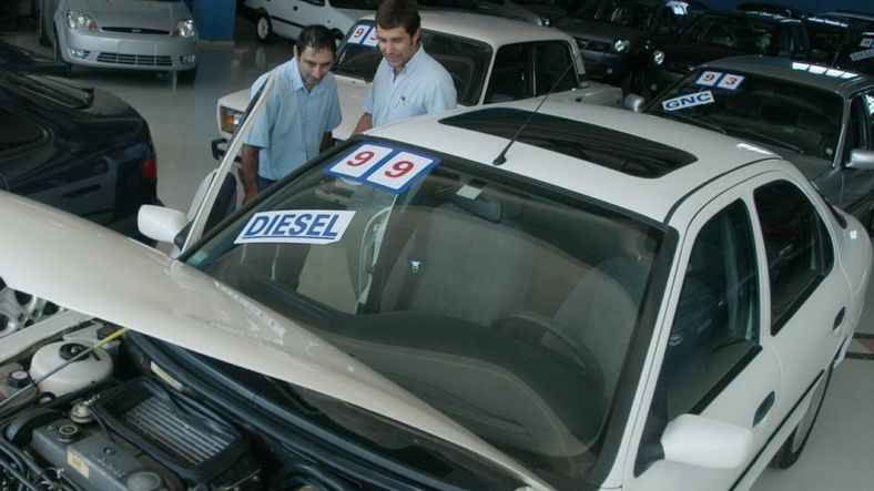 Las ventas de autos usados bajaron más de 20% en julio