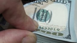 El dólar oficial cerró este jueves  a $ 107,54