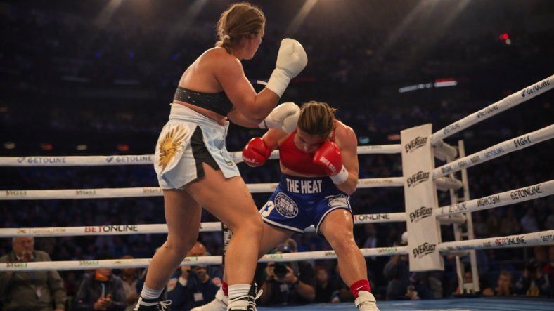 Soledad Matthysse, emoción pura tras conquistar el cinturón mundial interino en Estados Unidos. Soledad Matthysse, emoción pura tras conquistar el cinturón mundial interino en Estados Unidos.