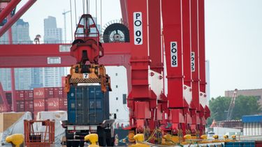 El déficit comercial con China crecerá 8%