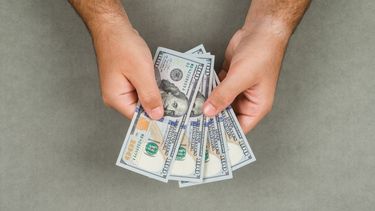El Gobierno nacional prevé un dólar a $1.847 en diciembre de 2027: cuánto proyectan las consultoras