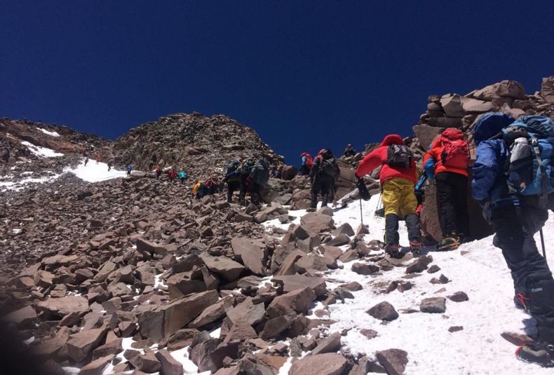 Hallaron un cuerpo en Alta Montaña: investigan si es el andinista perdido.