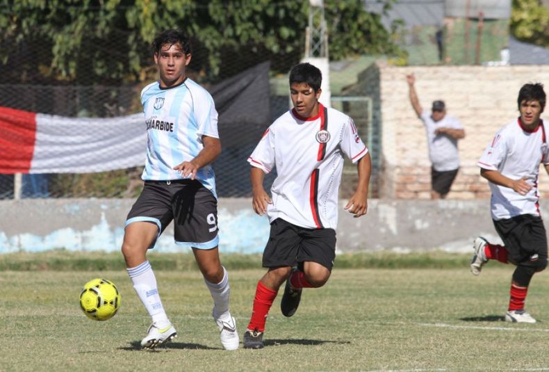 13  Se completa la 1ra fecha del torneo Apertura del fútbol sanrafaelino-- Miércoles 20-03-13