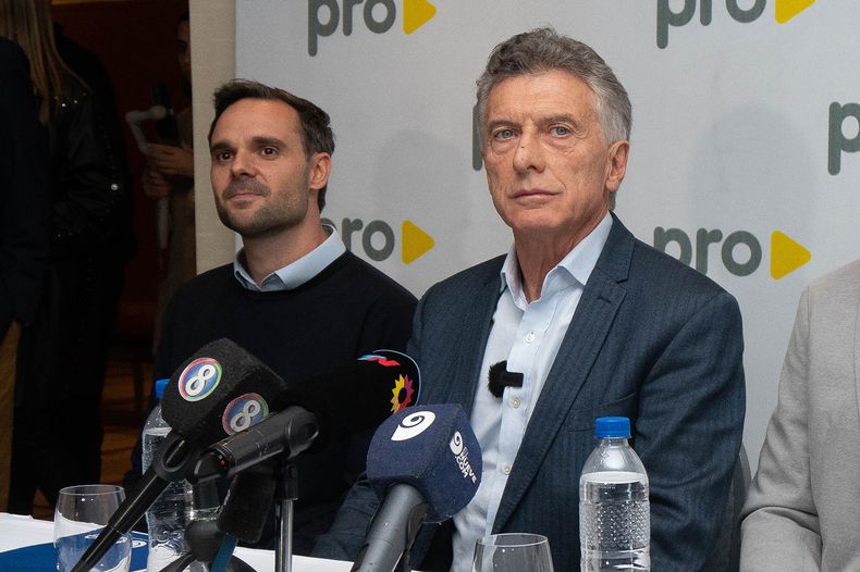 Mauricio Macri junto al presidente del PRO de Mendoza, Gabriel Pradines.
