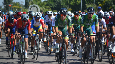 La Vuelta Ciclista de Mendoza asume una dura prueba (Foto: Luis Rojo Mallea).