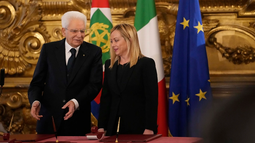 Meloni juró como premier de Italia, la primera mujer en la historia del país.