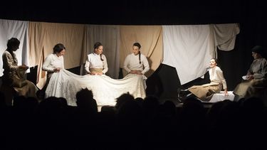 Sitio Andino | La casa, obra de teatro, la silla