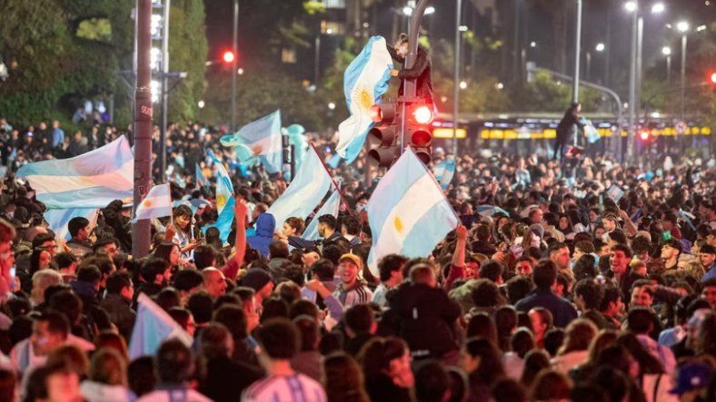 Javier Milei anunció un feriado nacional si la Selección decide celebrar el subcampeonato con la gente.