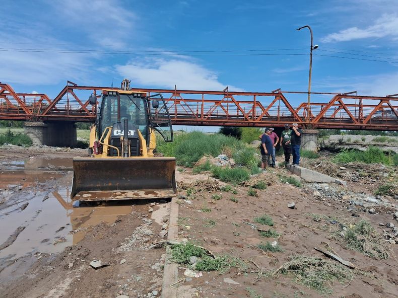 La Municipalidad de San Rafael desplegó un amplio operativo de asistencia en las zonas afectadas.