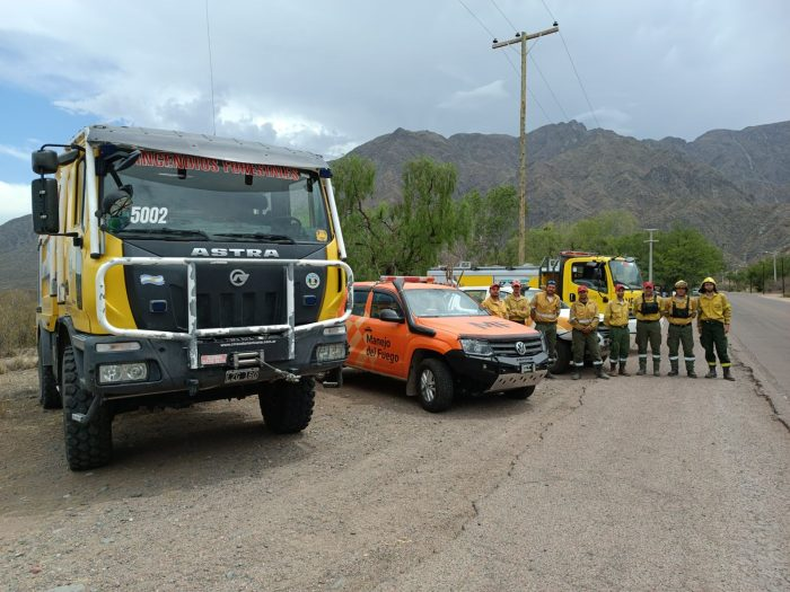 El apoyo que puso a disposición Mendoza para colaborar con el combate de los incendios en Chile