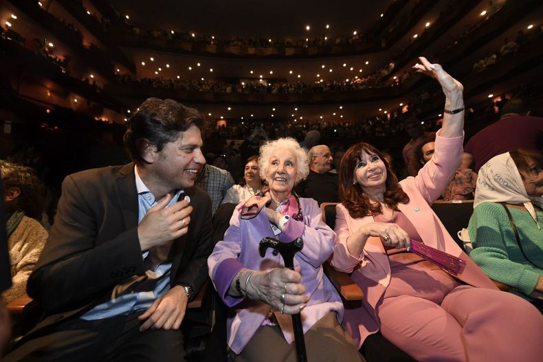 Axel Kicillof, Estela de Carlotto, Cristina Fernández de Kirchner