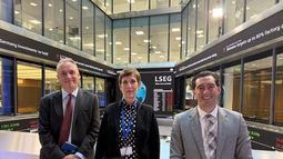 La ministra de Energía y Ambiente, acompañada por el director ejecutivo de Impulsa Mendoza, Sebastián Piña, se reunió con autoridades de la Bolsa de Londres, Río Tinto y la Universidad de Oxford.