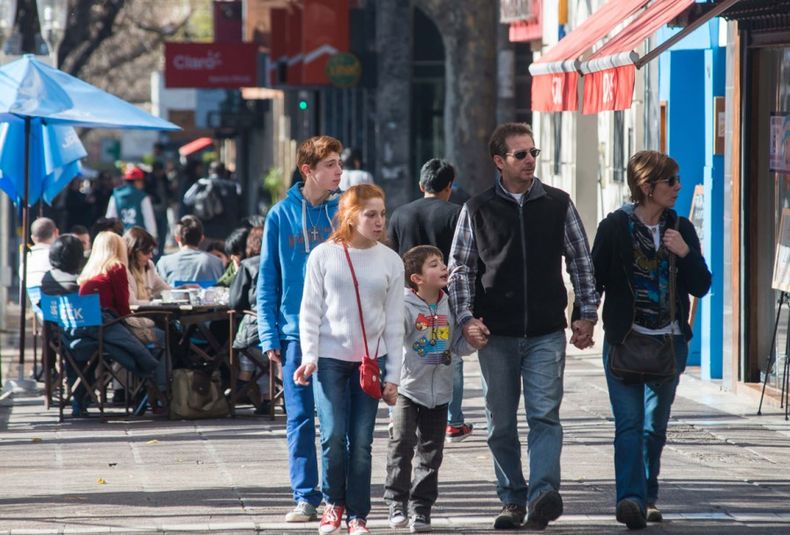 Consumo turistas comercios feriados