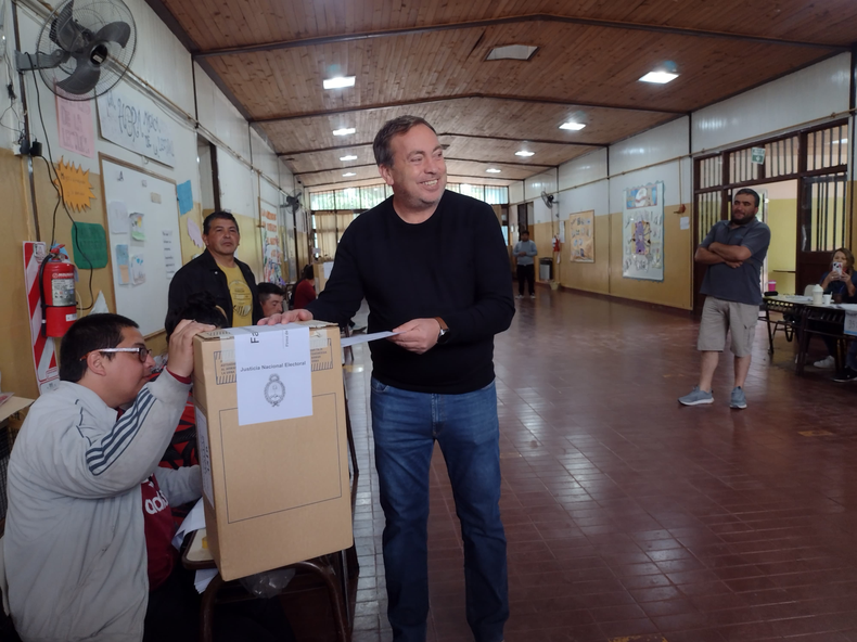 Martín Aveiro votó en Tunuyán. Martín Aveiro votó en Tunuyán.