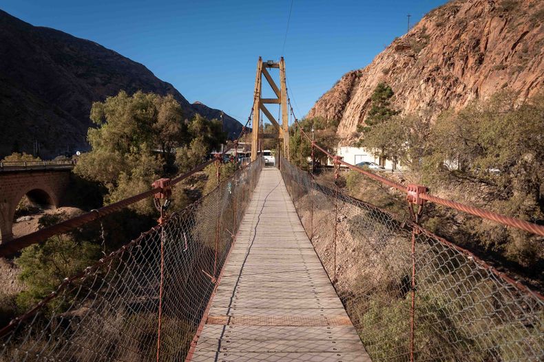 El famoso puente en Cacheuta ya se encuentra habilitado
