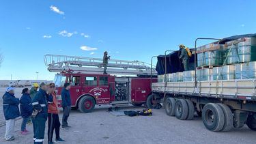 alta montana: detectan un camion con 1.600 kilos de xileno sin aval legal