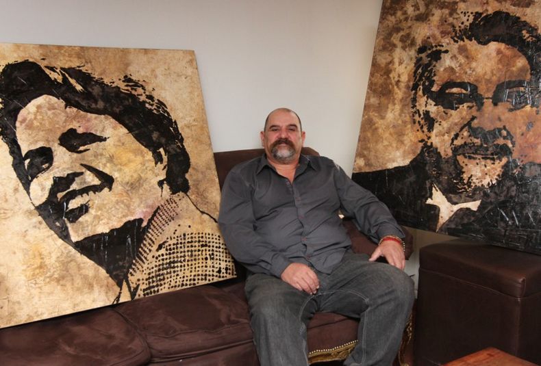 El artista y exfuncionario estaba internado y sufrió un infarto.