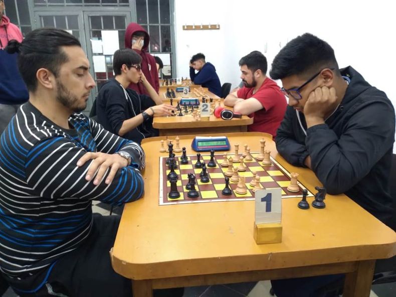 Ajedrez. Silvio Izu ganó en forma invicta el Torneo Semana Universitaria.