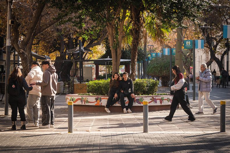 8 de Julio de 2025, peatonal sarmiento, turistas, clima, tiempo en Mendoza, vacaciones de invierno