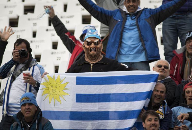 Argentina vs Uruguay eliminatorias - color