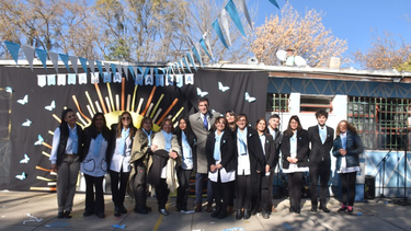 la emocionante sorpresa que recibio una escuela de tunuyan en pleno acto patrio la emocionante sorpresa que recibio una escuela de tunuyan en pleno acto patrio