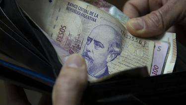 Qué ajuste de salario pelean los gremios tras la devaluación.