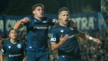 La Lepra sacó tres puntos de oro. La Lepra sacó tres puntos de oro.