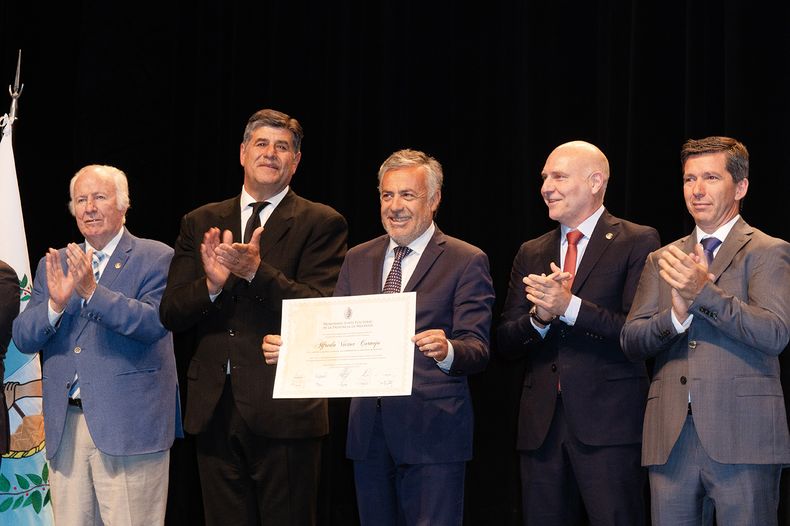Alfredo Cornejo ejercerá su segundo mandato como gobernador de Mendoza. Hecho inédito desde el retorno a la Democracia