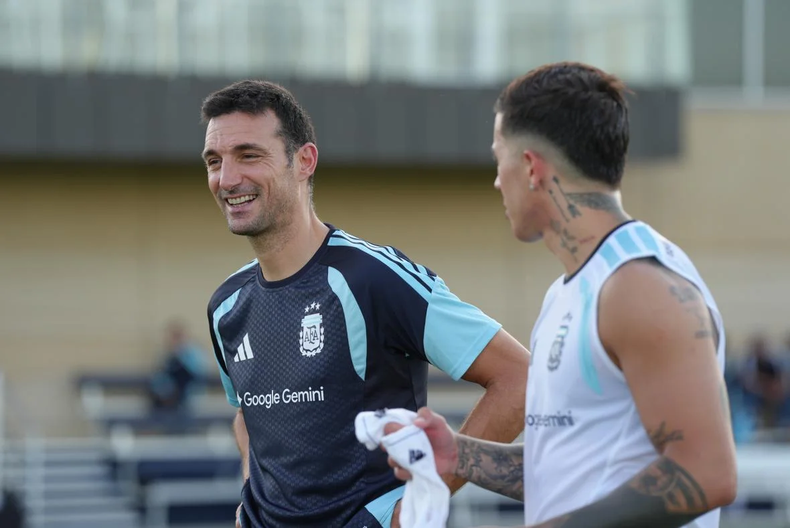 Nicolás Paz, Nahuel Molina y Gonzalo Montiel participaron de la práctica junto al resto del plantel en Texas y se acercan al debut de la Selección Argentina en el Mundial 2026 ante Argelia.