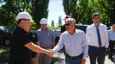 cornejo impulsa una obra cloacal historica y fortalece la infraestructura hidrica con fondos del resarcimiento